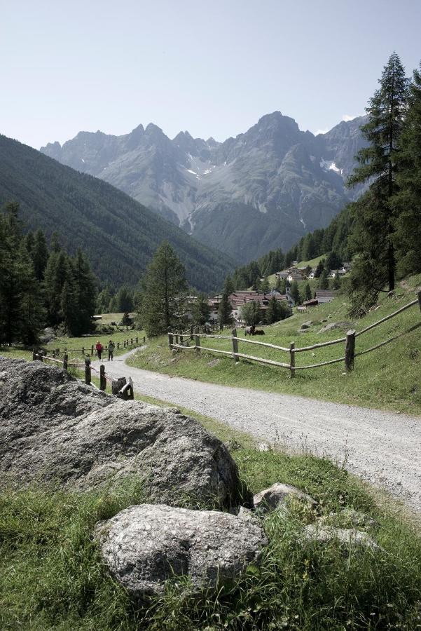 Alpengasthof Crusch Alba Ed Alvetern, S-Charl Scuol Eksteriør billede
